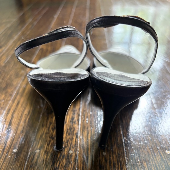 Ralph Lauren Black and White Chevron Striped Slingback Heels 6 - Picture 4 of 5